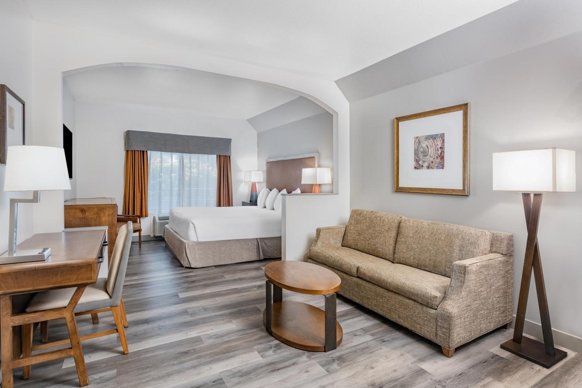 Hotel Ramada By Wyndham Bakersfield Esterno foto