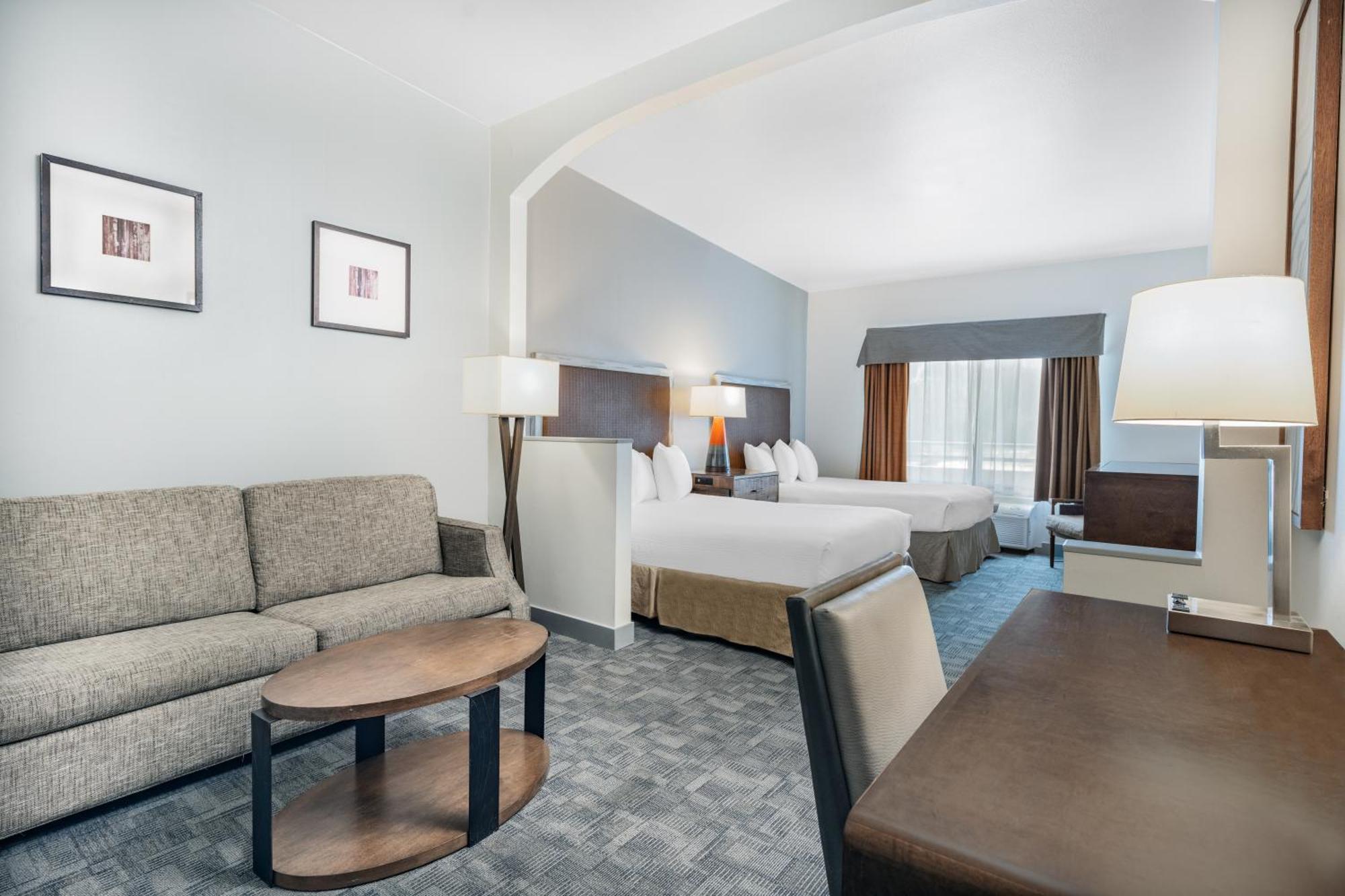 Hotel Ramada By Wyndham Bakersfield Esterno foto